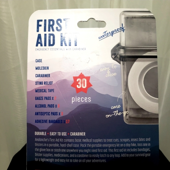 Avalanche NWT 30 Piece Waterproof First Aid Kit - Picture 6 of 9